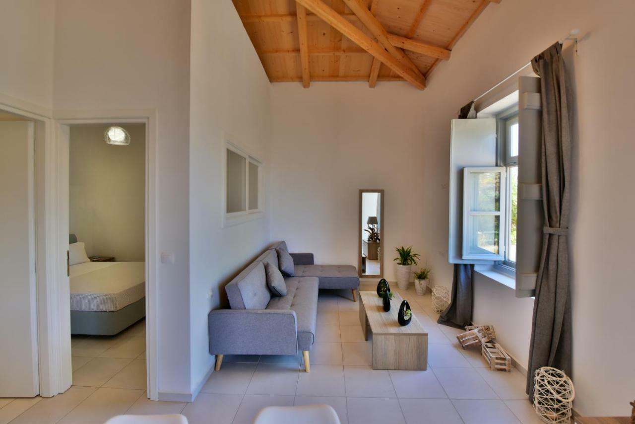 Douskos Beach House Apartment Хидра Екстериор снимка