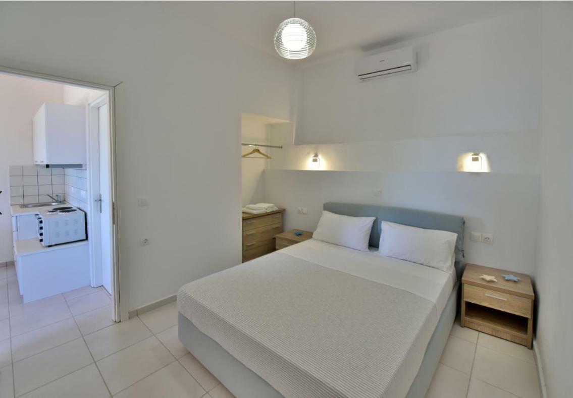 Douskos Beach House Apartment Хидра Екстериор снимка
